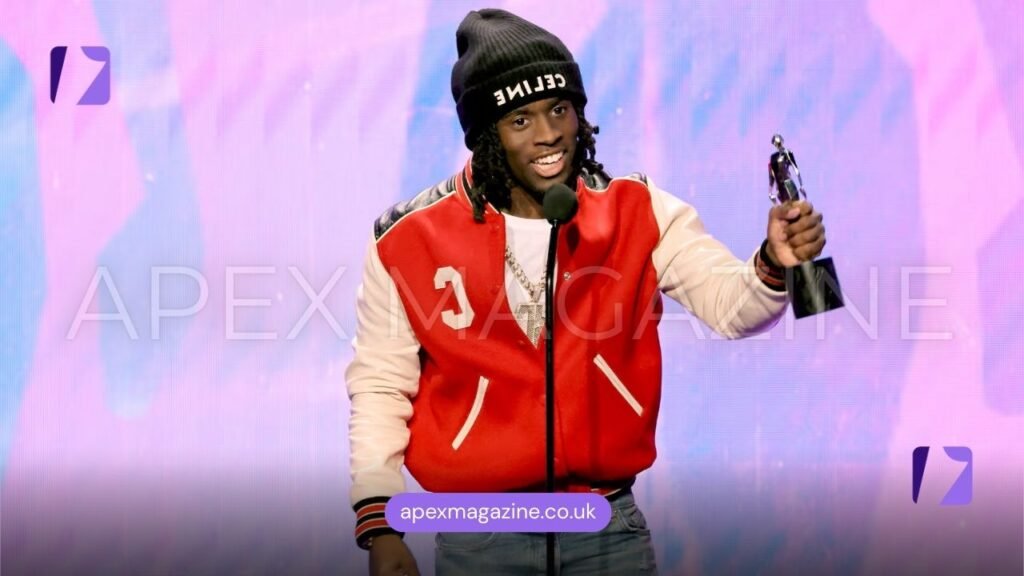 Kai Cenat Receiving Award