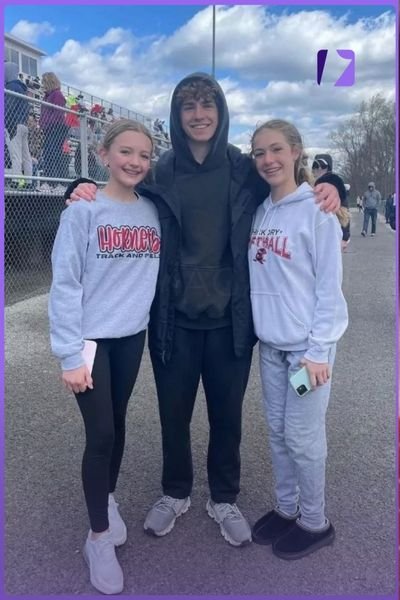 Photos by fans Who met Walker at the Track & Field