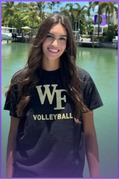 Isabella Louise Astin 