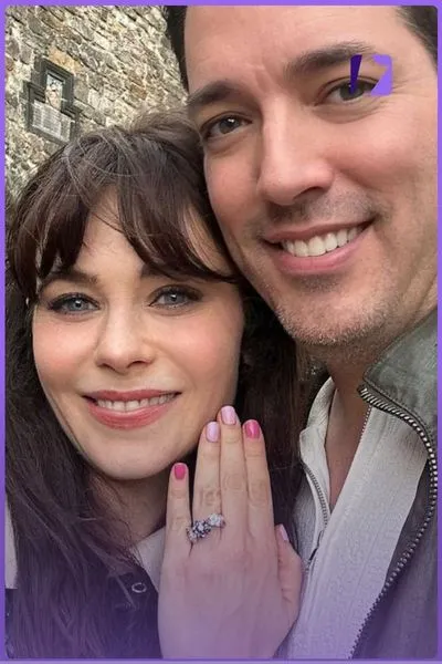 Zooey Deschanel Showing Engagement Ring