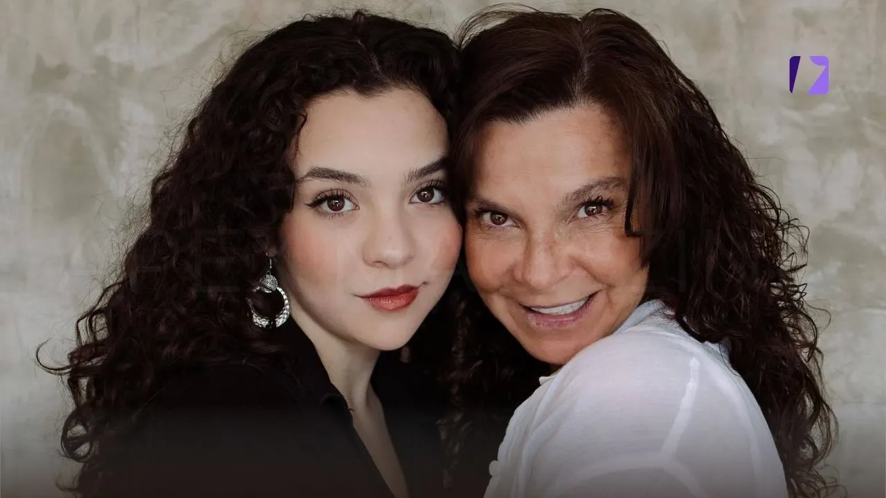 Shamadhi Alarcón With Mother