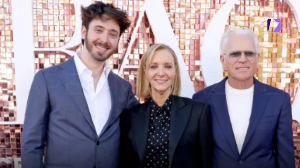 Lisa Kudrow WIth Family